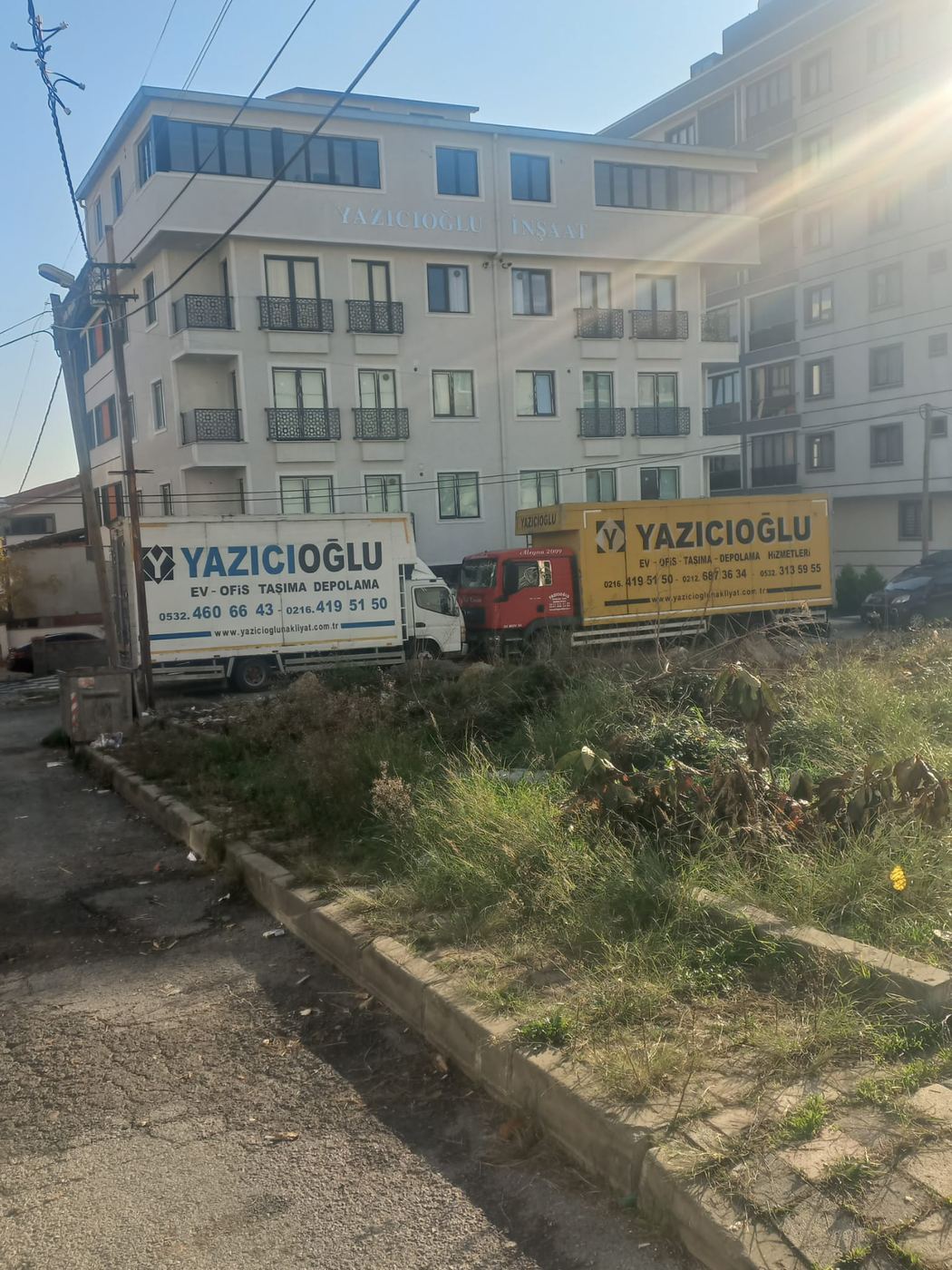 Yazıcıoğlu Nakliyat kapalı kasa taşıma kamyonları
